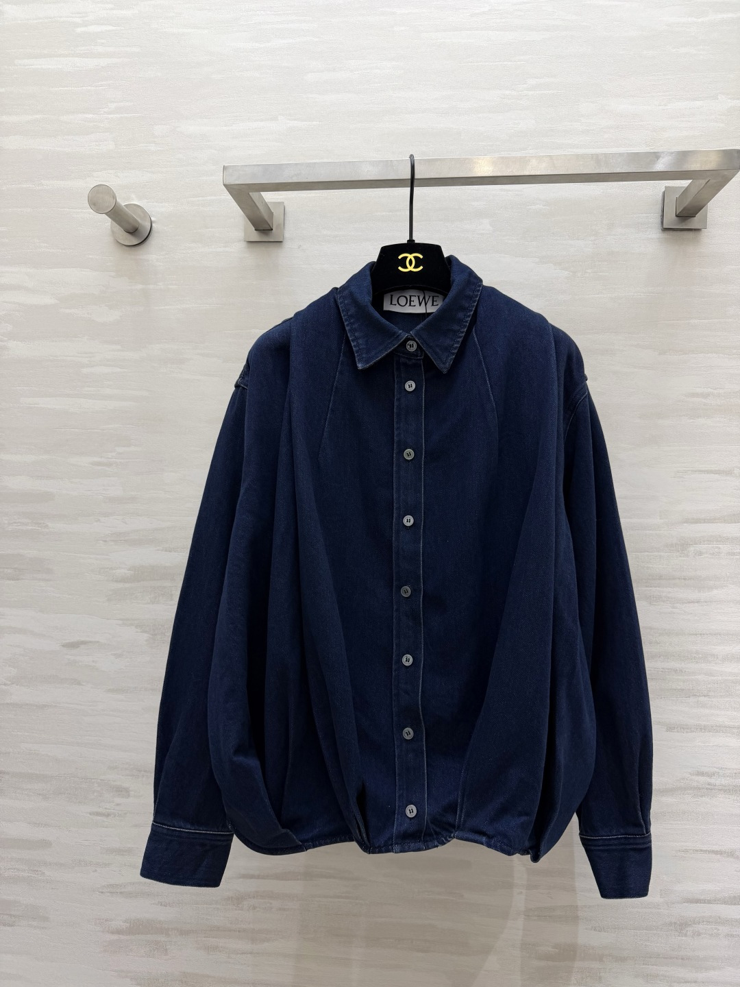 LOEW♡²⁶新款｜被这件衬衫趣味到了🩹🏻来自具有独特建筑风格的西班牙 🧔🏻‍♂️连衬衫也可以用建筑手法