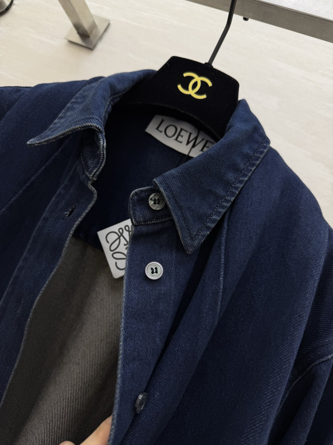 LOEW♡²⁶新款｜被这件衬衫趣味到了🩹🏻来自具有独特建筑风格的西班牙 🧔🏻‍♂️连衬衫也可以用建筑手法