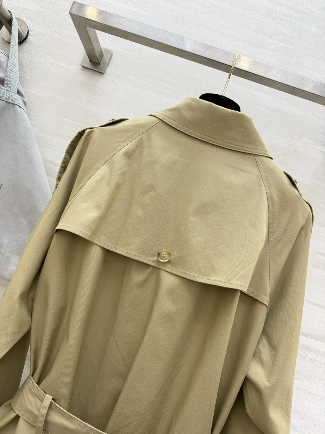 #BrunelloCucinell♡²⁶老钱低调穿搭 极简双排扣风衣 高品质定制 现货首发size：S/