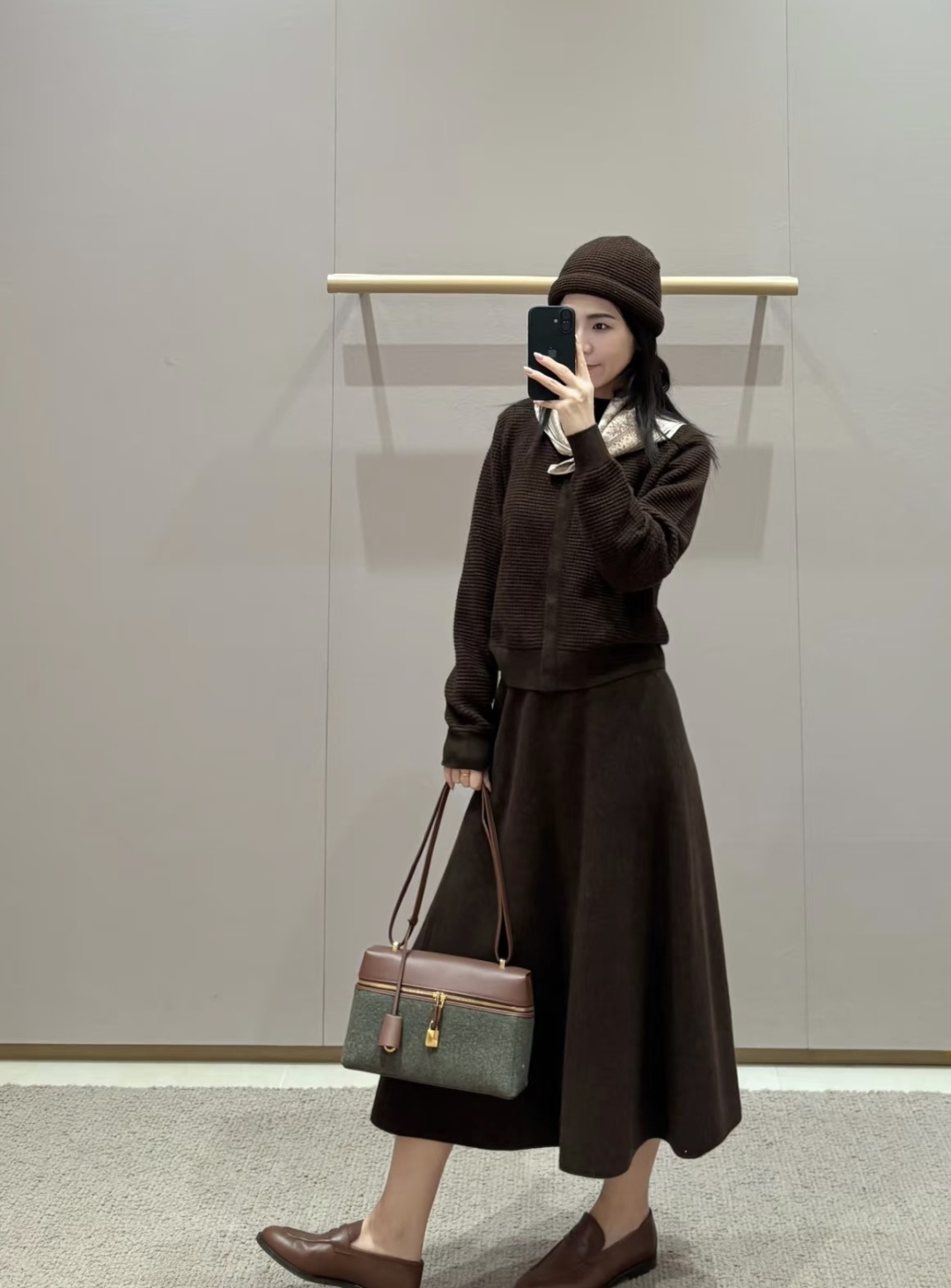 NO:805083,,,19860909,,,Women's clothing