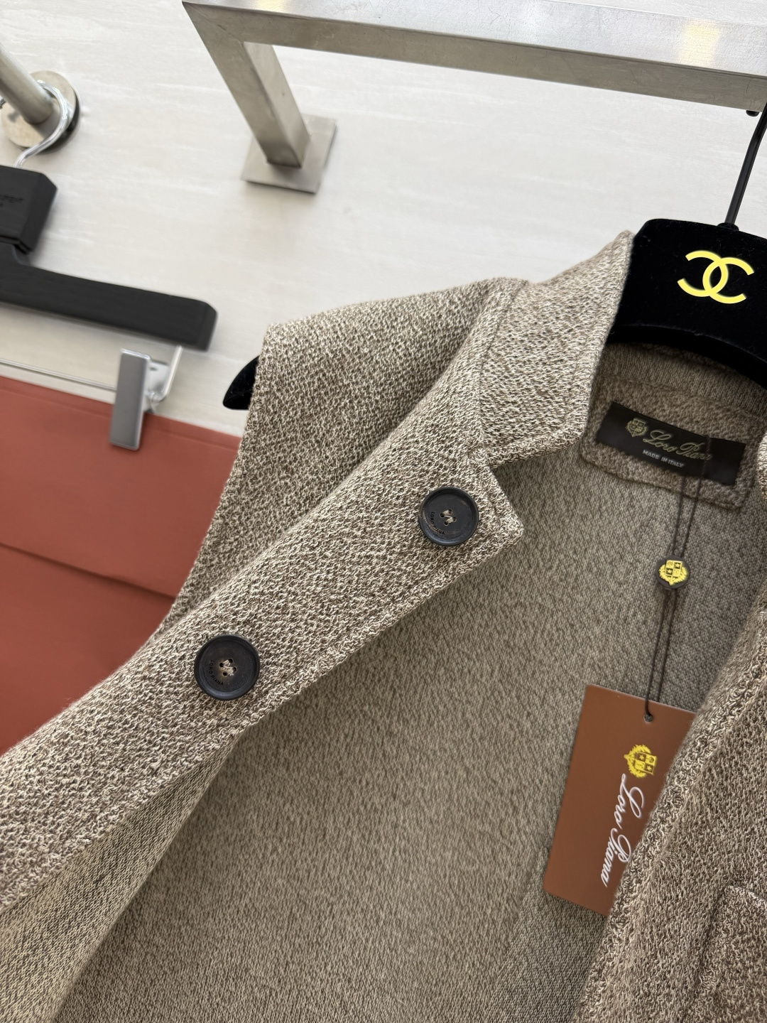 Loro Pian♡²⁶早春系列 真丝羊毛亚麻混纺马甲外套 采用高品质面料 手感软糯 质感超赞！浅驼色杂