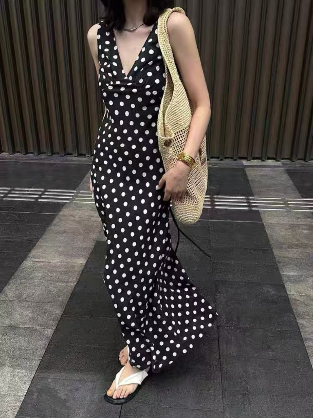 NO:805059,,,19860909,,,Women's clothing