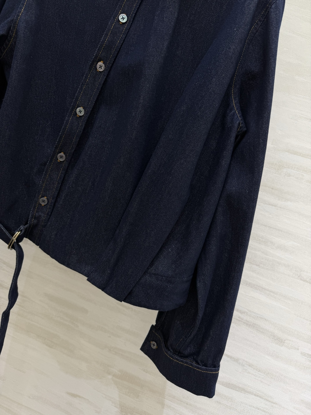 #LOEW♡²⁶｜全新解构单宁牛仔衬衣外套 什么是松弛感？解构垂坠衬衫手拿把掐🤠干净利落又不失趣味性全新