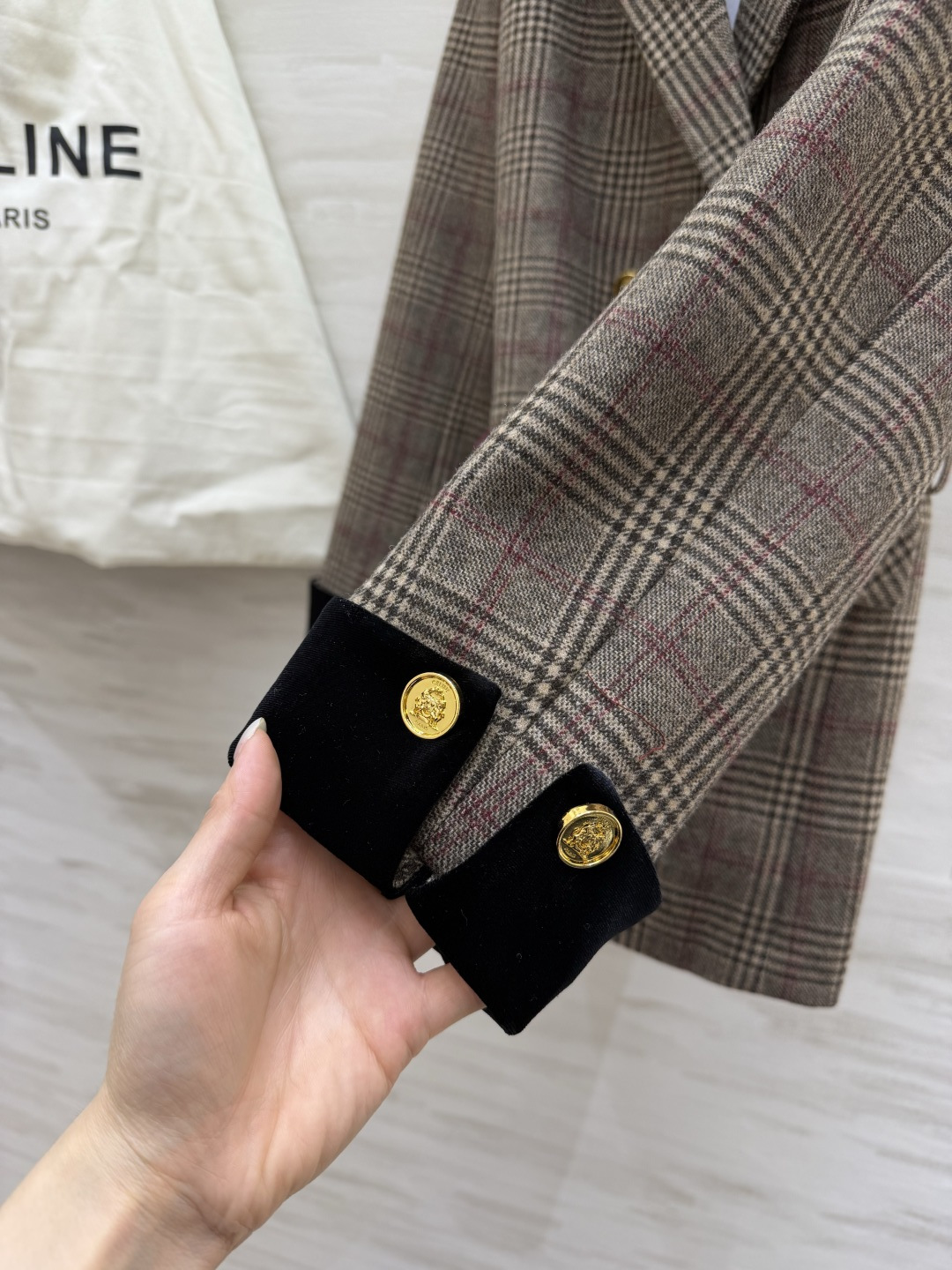 #Celin♡²⁶早春新款 羊毛格纹西装外套 配送定制logo腰带收腰显瘦 羊毛混纺面料 高品质 现货首