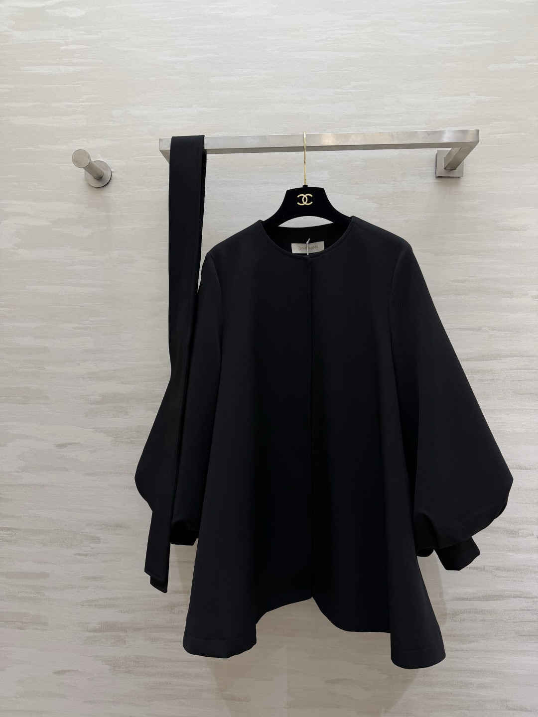 #ZIMMERMAN♡²⁶春夏新款 灯笼袖收腰外套 温柔到骨子里的氛围感外套✨极简圆领+利落剪裁 自带高