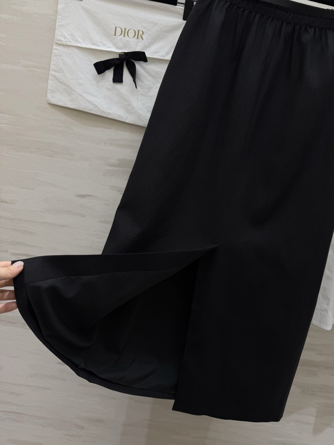 #DIO♡²⁶春夏新款 极简高级风 衬衣套装裙 黑白永不过时 经典即是底气 CD风骨的白衬衫 + 高腰黑