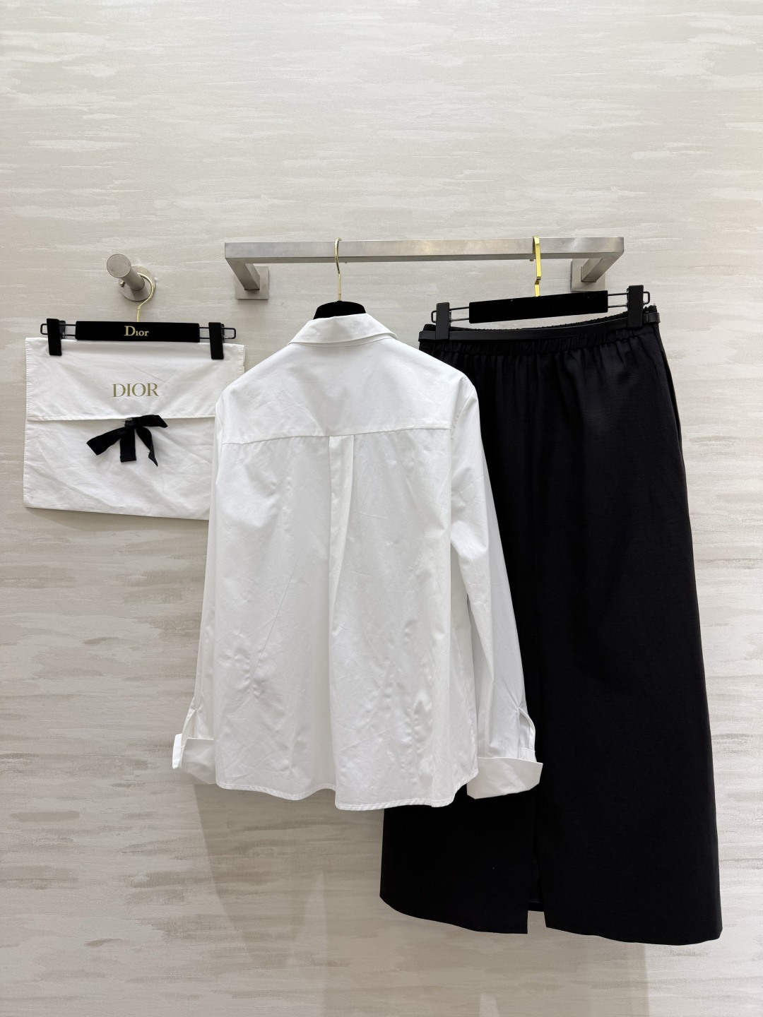 #DIO♡²⁶春夏新款 极简高级风 衬衣套装裙 黑白永不过时 经典即是底气 CD风骨的白衬衫 + 高腰黑
