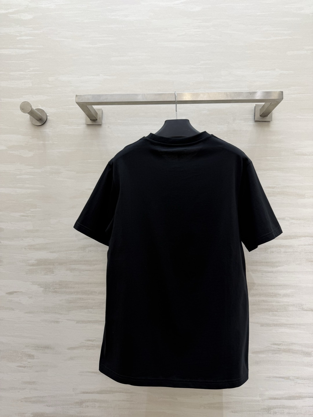 #Prad♡²⁶ss经典三角标T恤 把高级感焊在身上！白/灰/黑三色可选 立体压印logo低调又显贵！纯