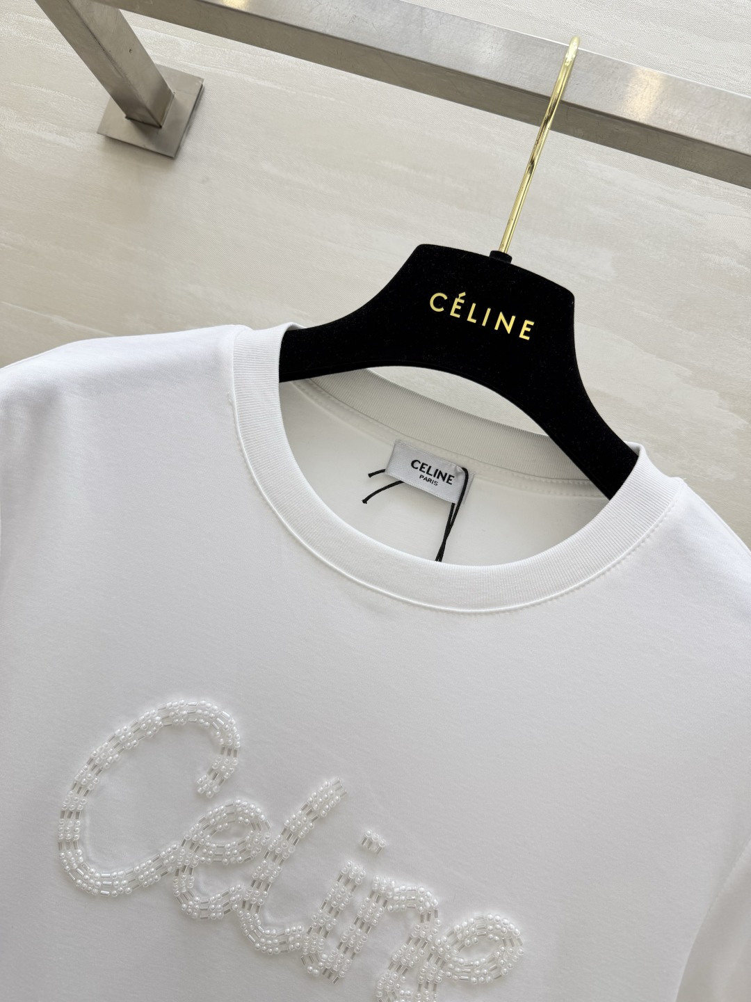 #Celin♡²⁶ss钉珠T恤｜把精致穿在身上 奶白温柔治愈 纯黑酷飒高级 双色可选适配不同风格！立体钉