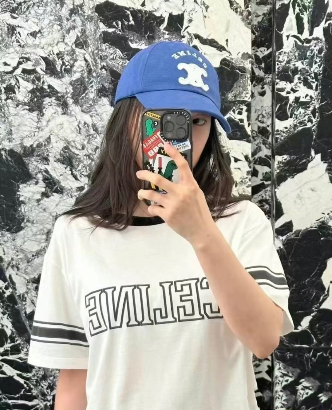 #Celin♡²⁶ 春夏学院风T恤｜永不过时的经典 黑白撞色设计简约又高级 袖边条纹点缀细节 大logo