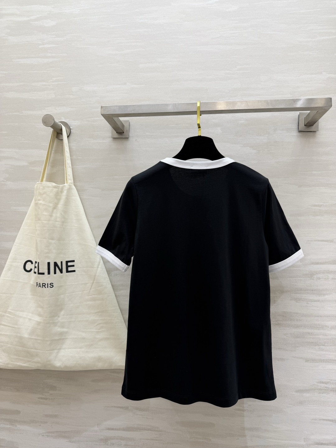 #Celin²⁶春夏新款 复古撞色T恤｜永不过时的法式经典 撞色包边勾勒利落线条 凯旋门印花低调又高级 