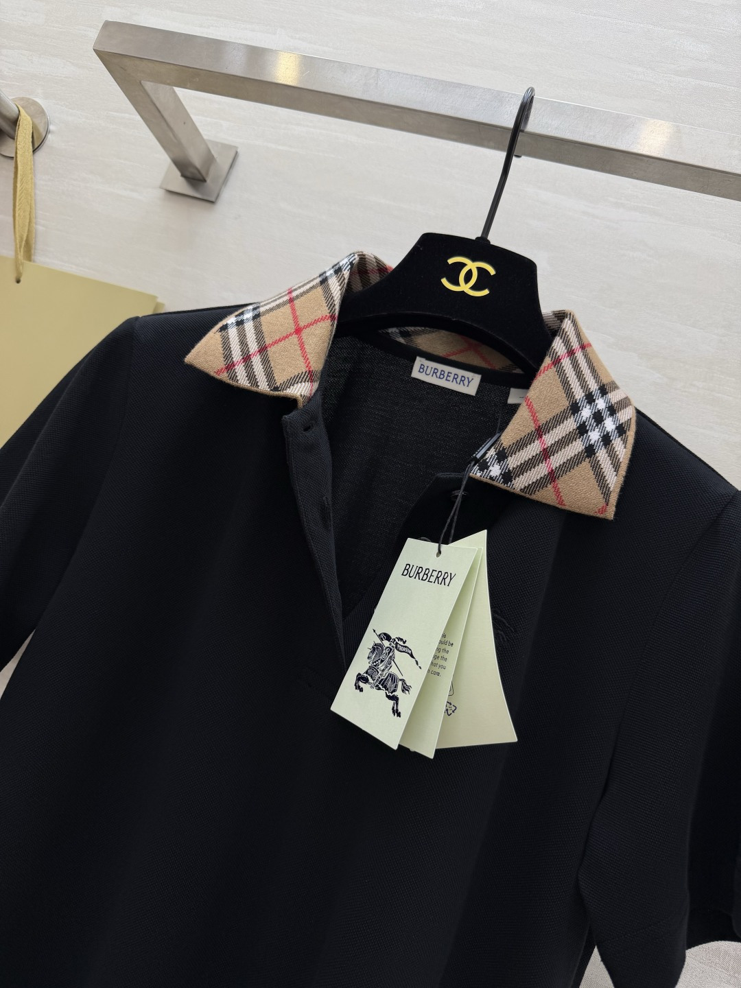 #Burberr♡²⁶春夏新款 翻领格纹polo短袖连衣裙 高品质 现货首发size：S/M/L/XL/