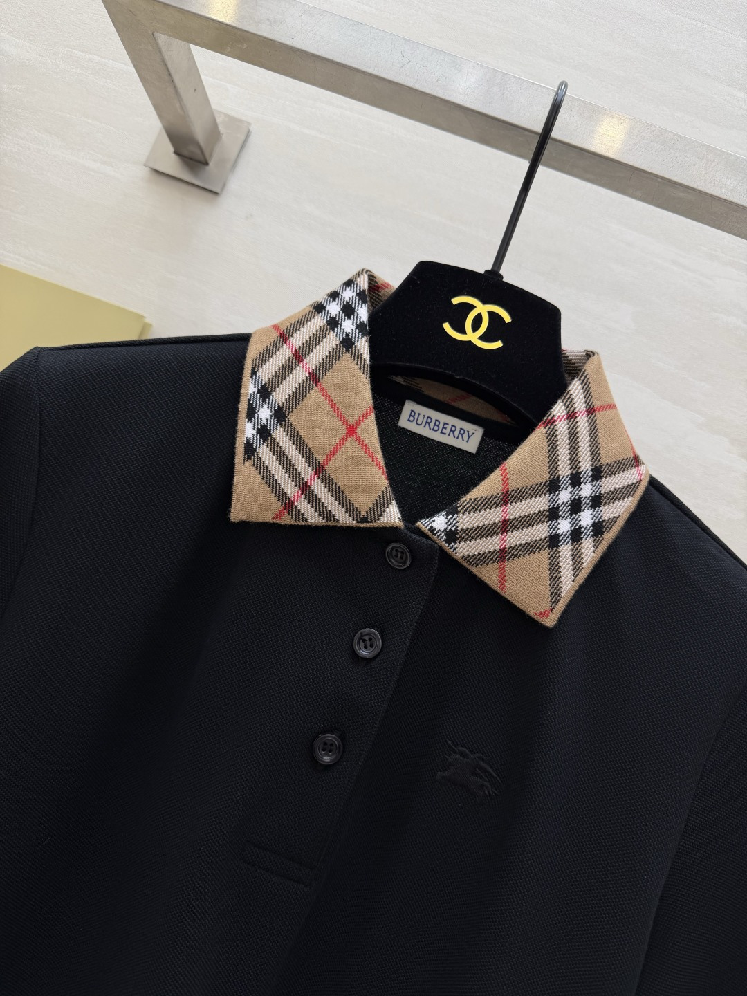 ▫️Burberr♡²⁶春夏新款▫️ 春夏的第一件Polo衫，被问爆了！▫️ 三色可选，承包你整个春天的