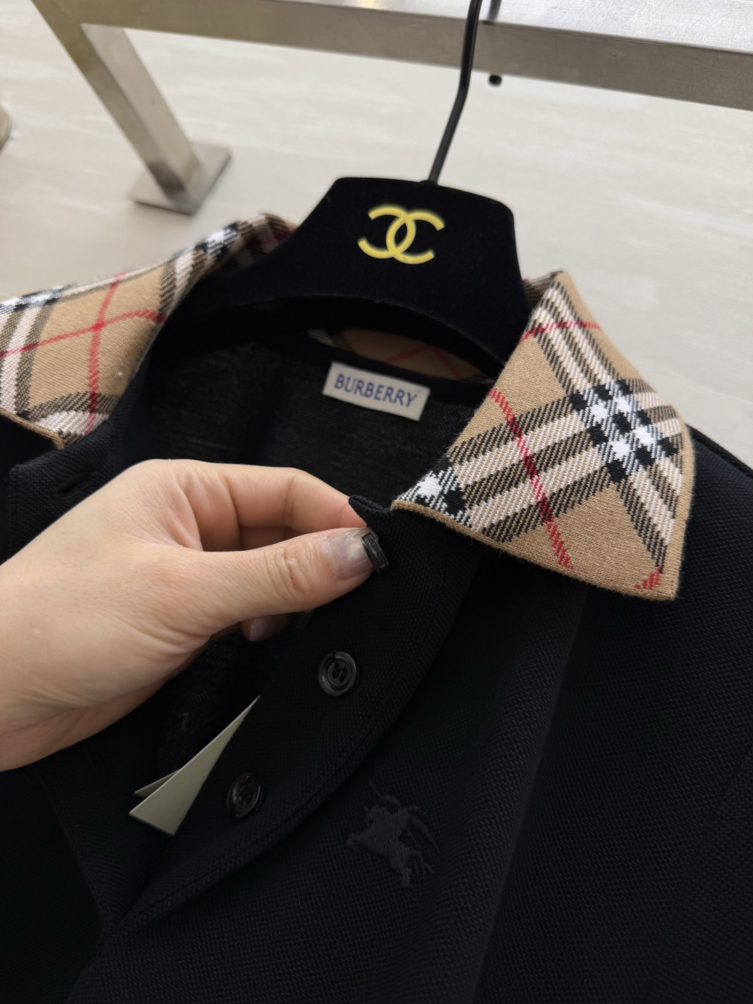 ▫️Burberr♡²⁶春夏新款▫️ 春夏的第一件Polo衫，被问爆了！▫️ 三色可选，承包你整个春天的