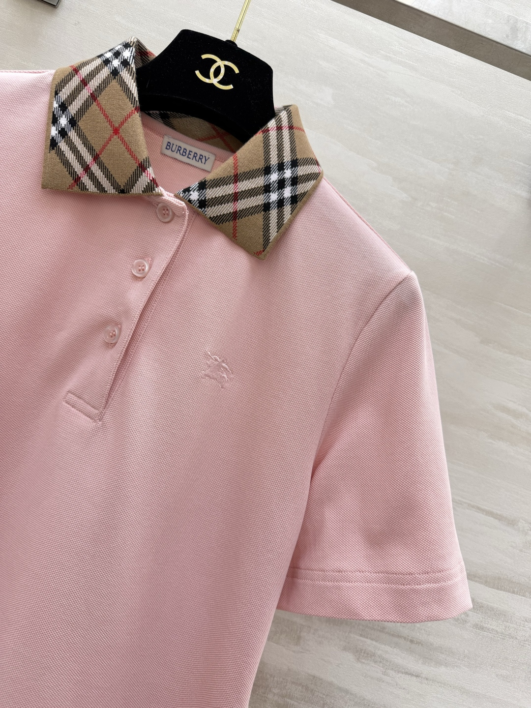 ▫️Burberr♡²⁶春夏新款▫️ 春夏的第一件Polo衫，被问爆了！▫️ 三色可选，承包你整个春天的
