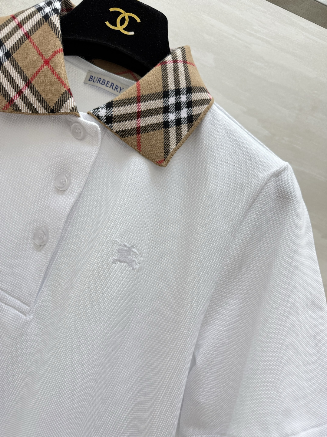 ▫️Burberr♡²⁶春夏新款▫️ 春夏的第一件Polo衫，被问爆了！▫️ 三色可选，承包你整个春天的