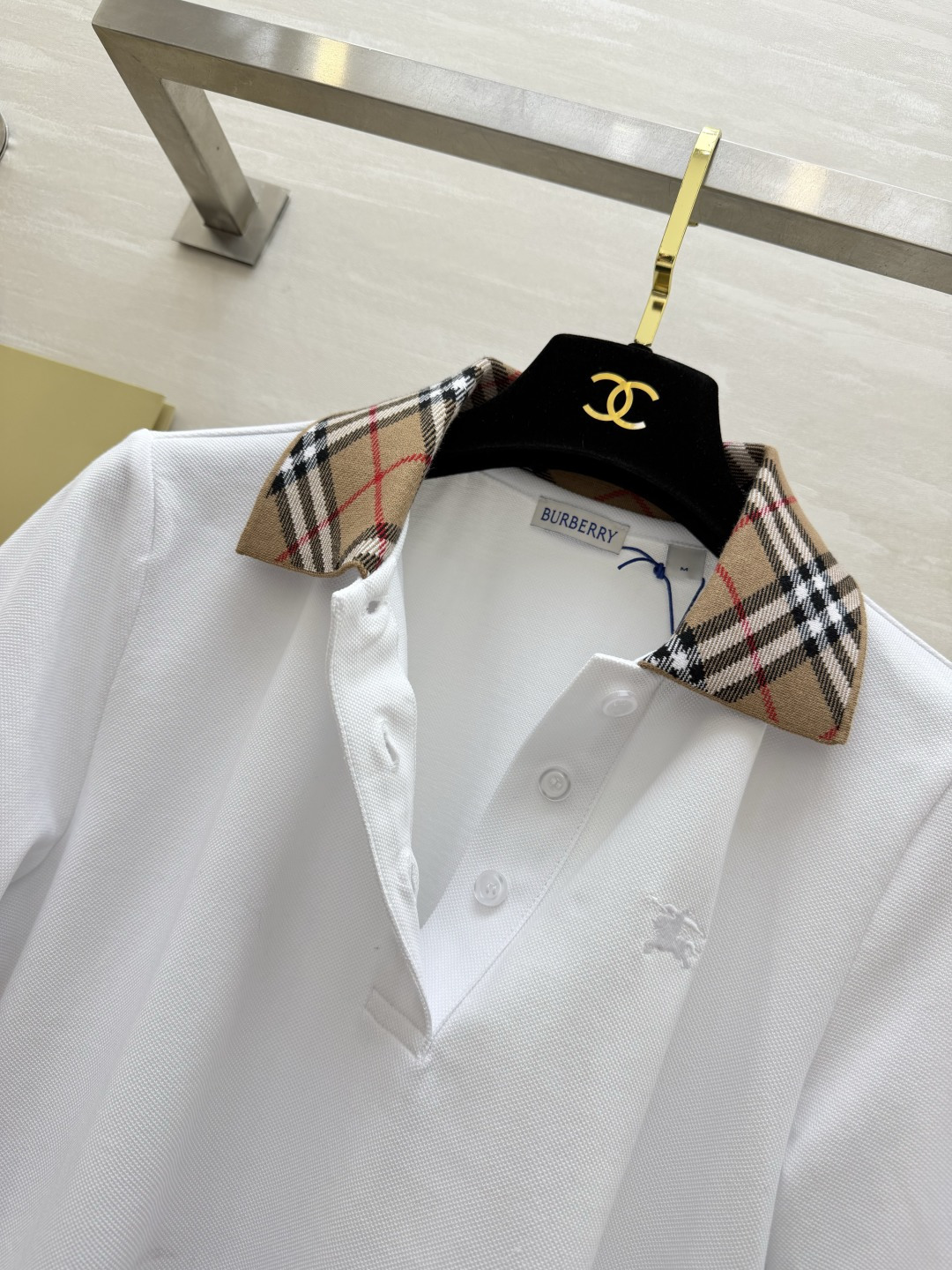 ▫️Burberr♡²⁶春夏新款▫️ 春夏的第一件Polo衫，被问爆了！▫️ 三色可选，承包你整个春天的