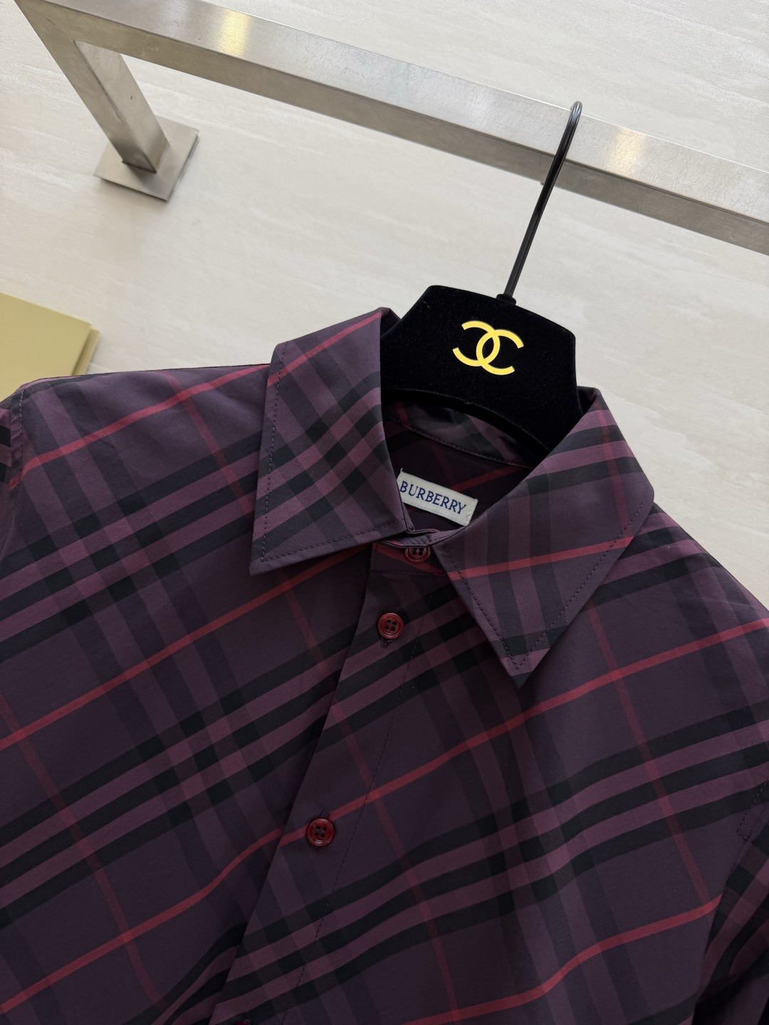 𝐁𝐮𝐫𝐛𝐞𝐫𝐫𝐲格纹衬衫｜人间种草机🌿Burberry格纹衬衫，真的是穿搭作弊器✔️不同配色+格纹 适配