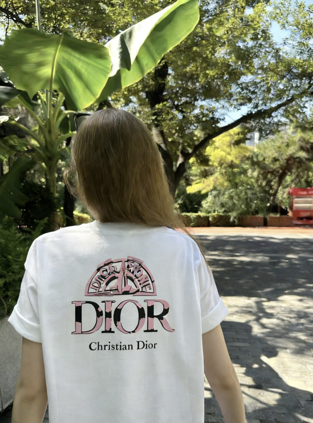 ✨ DIOR 限定美学｜把优雅穿在身上 ✨ 精致logo印花点缀极简T柔和亲肤纯棉面料，自带松弛贵气感粉