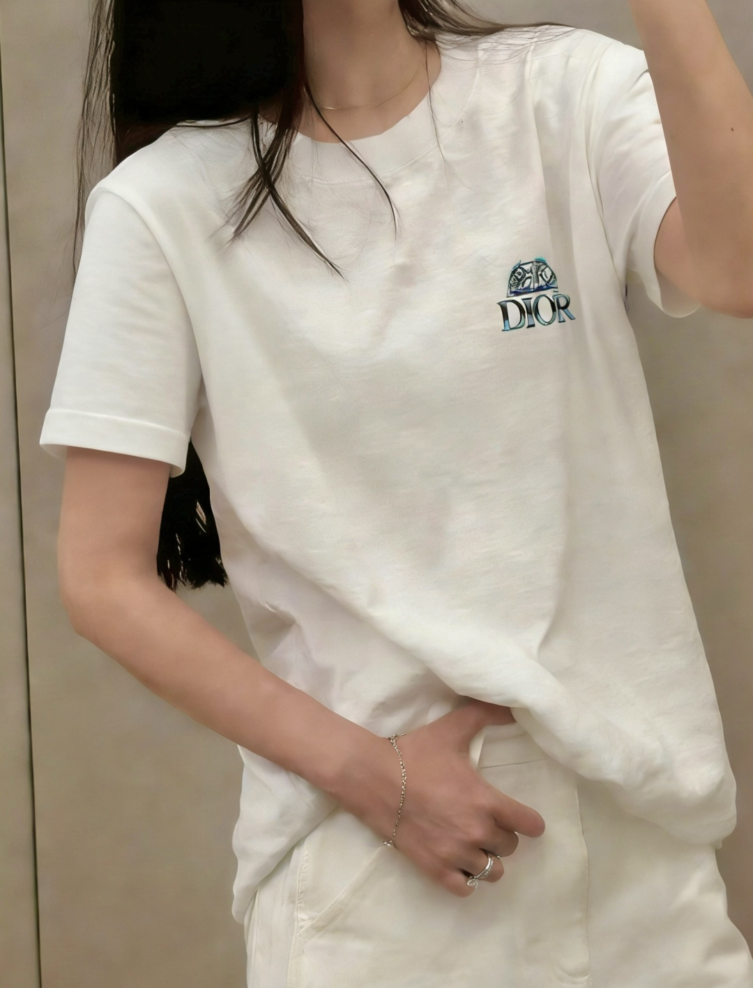 ✨ DIOR 限定美学｜把优雅穿在身上 ✨ 精致logo印花点缀极简T柔和亲肤纯棉面料，自带松弛贵气感粉