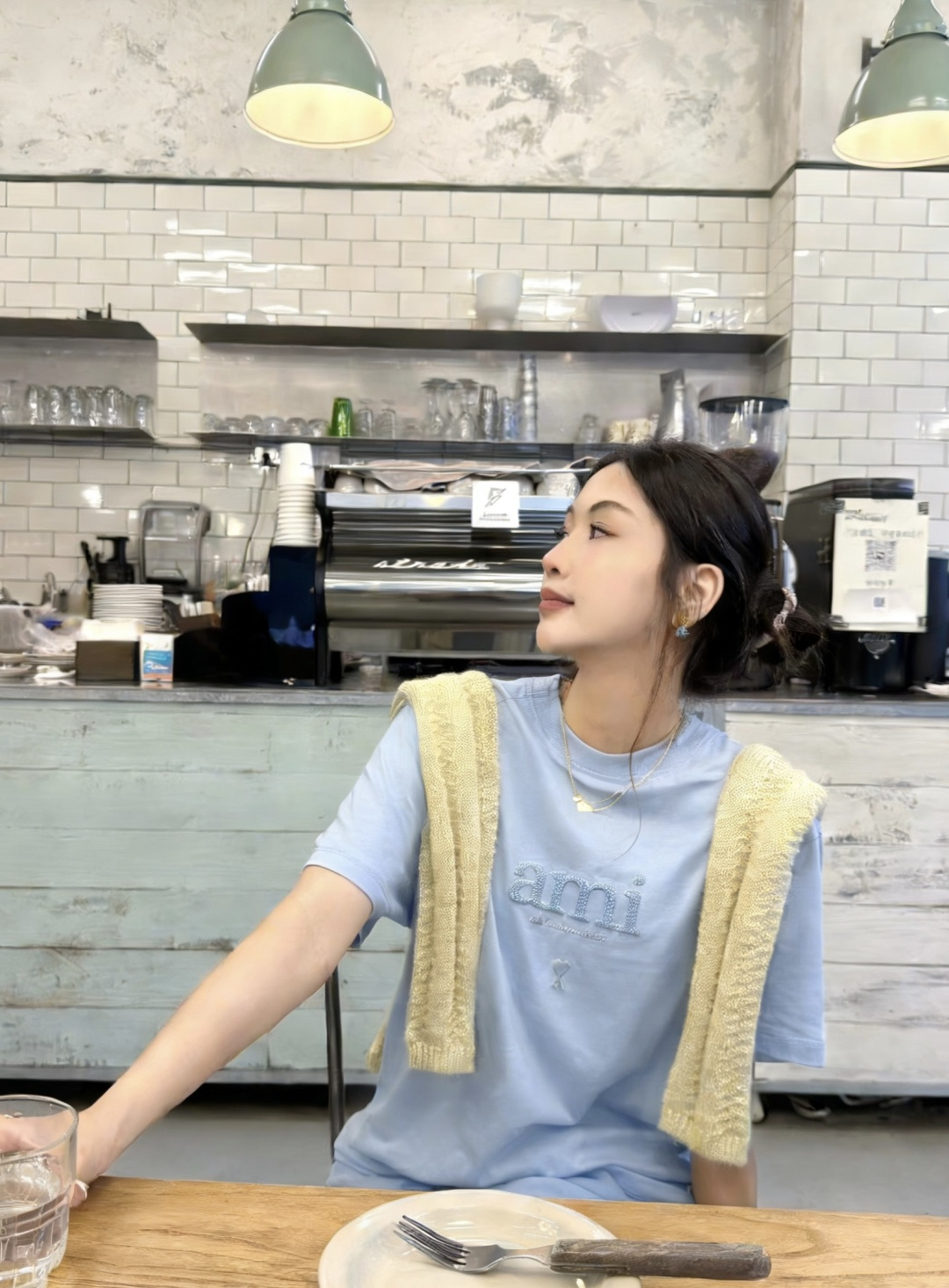 ✨ AMI 夏日调色盘已就位 ✨²⁶春夏新款 ami刺绣🪡钉珠短袖T恤白/黄/蓝/黑四色任选 基础款也能