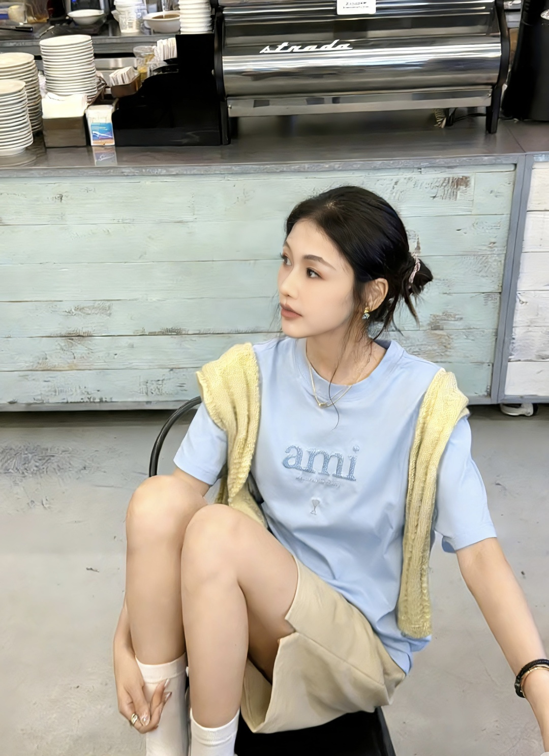 ✨ AMI 夏日调色盘已就位 ✨²⁶春夏新款 ami刺绣🪡钉珠短袖T恤白/黄/蓝/黑四色任选 基础款也能