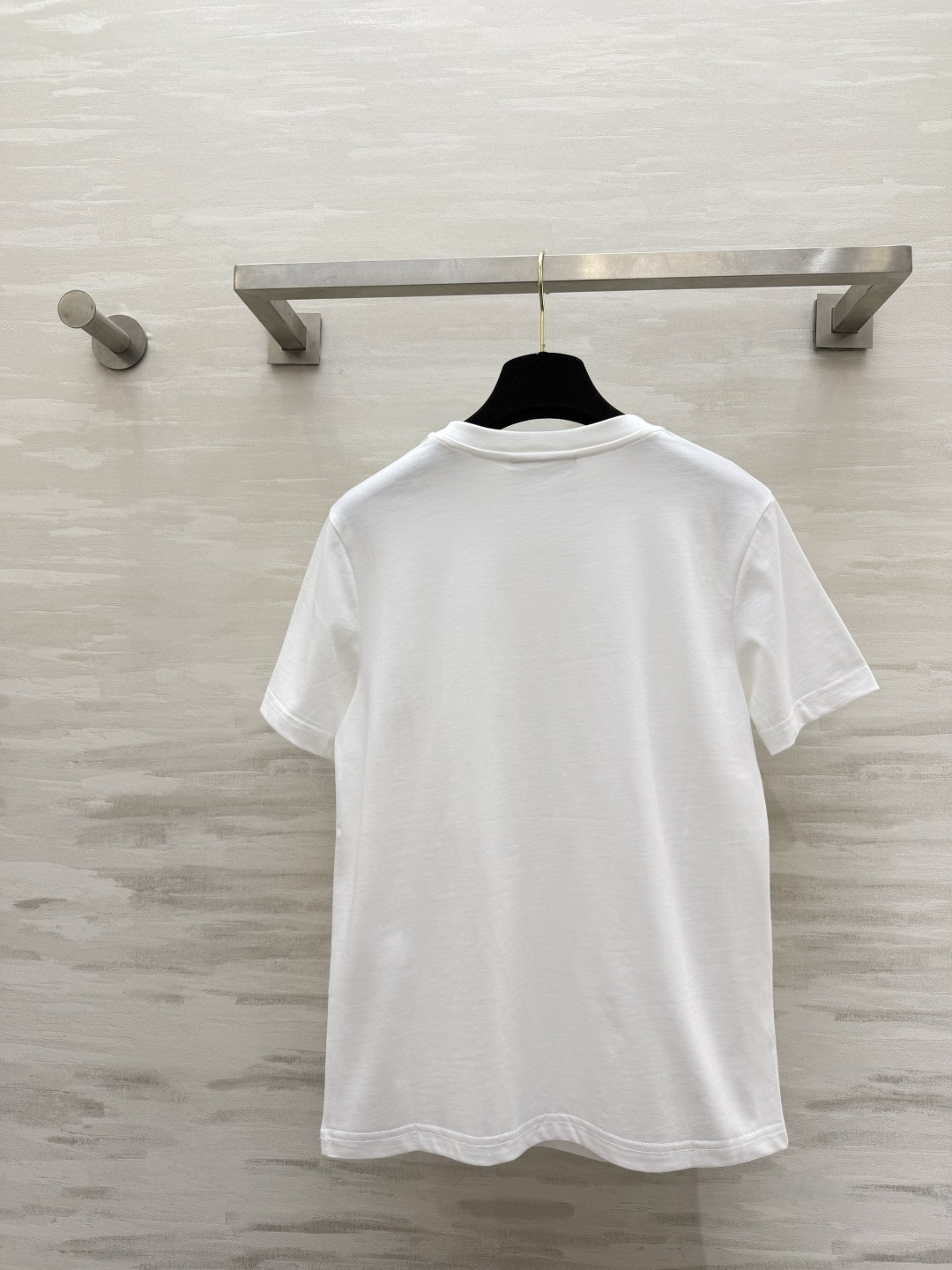 ✨ AMI 夏日调色盘已就位 ✨²⁶春夏新款 ami刺绣🪡钉珠短袖T恤白/黄/蓝/黑四色任选 基础款也能