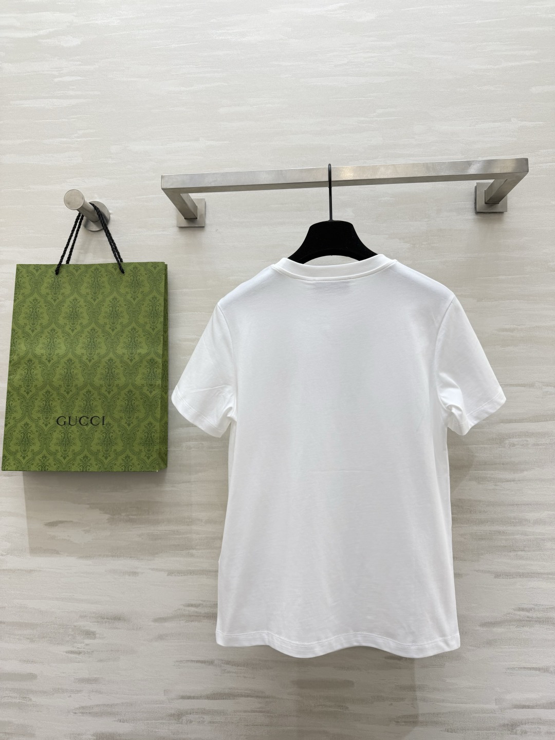 🐎 马年专属限定｜Gucc♡²⁶春夏新款 生肖系列短袖T恤 红金刺绣线条勾勒灵动小马 是马年开运的绝佳战