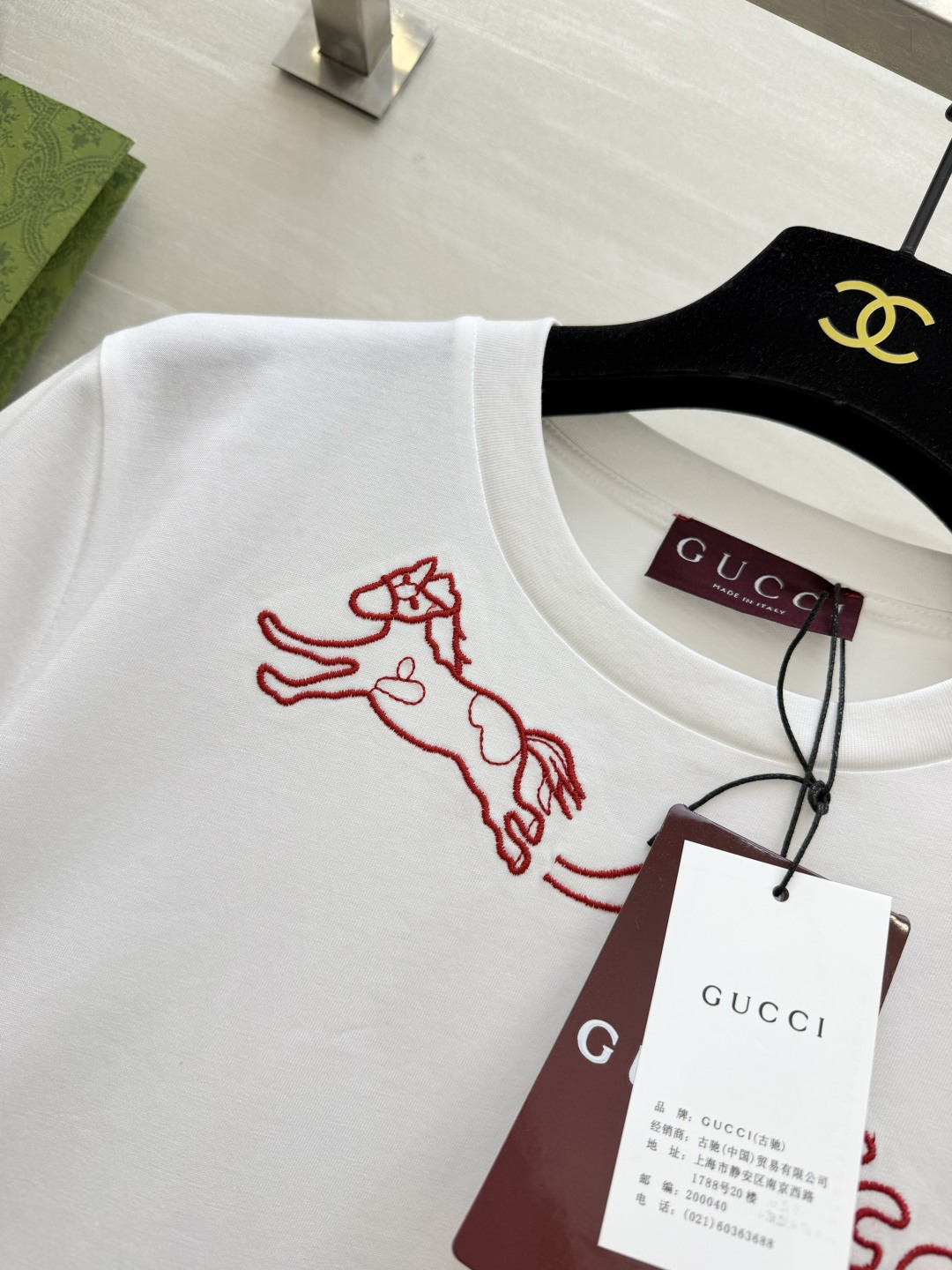 🐎 马年专属限定｜Gucc♡²⁶春夏新款 生肖系列短袖T恤 红金刺绣线条勾勒灵动小马 是马年开运的绝佳战
