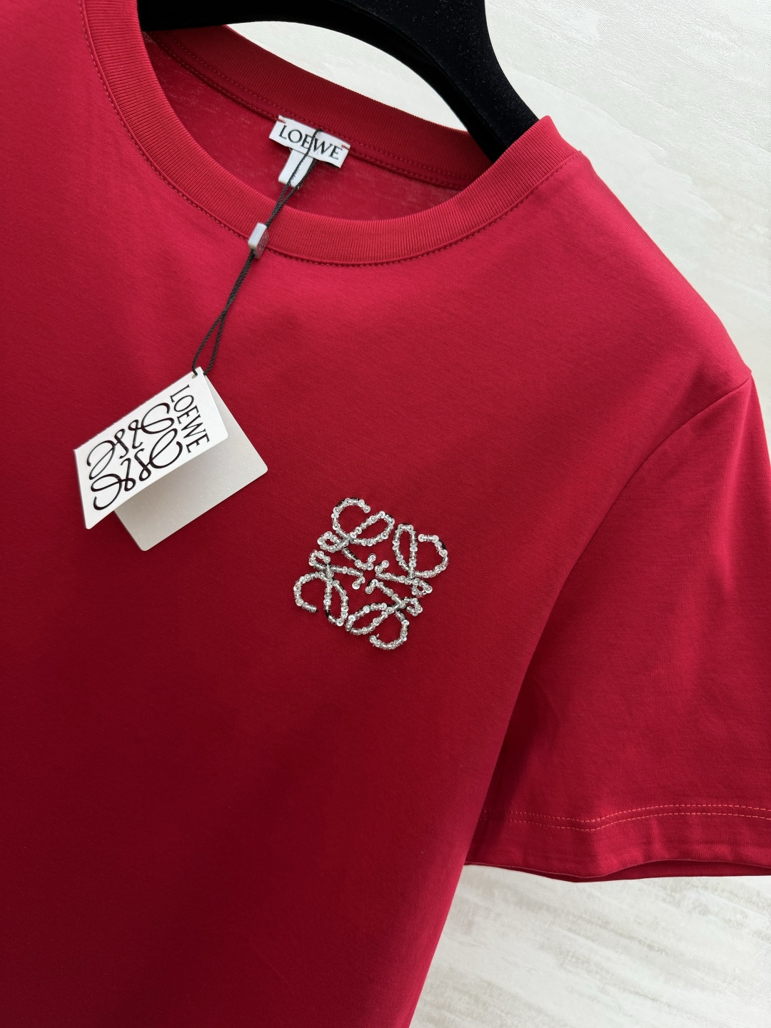 #Loew♡²⁶春夏新款 重工logo钉珠短袖T恤 高品质定制 现货首发size：S/M/L（s码肩宽：