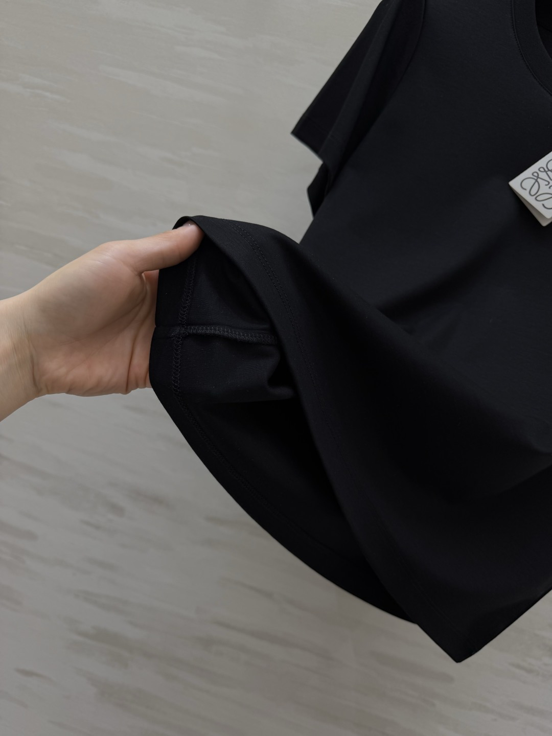 #Loew♡²⁶刺绣🪡短袖T恤 高品质定制 现货首发size：S/M/L（s码肩宽：37，胸围：88，衣