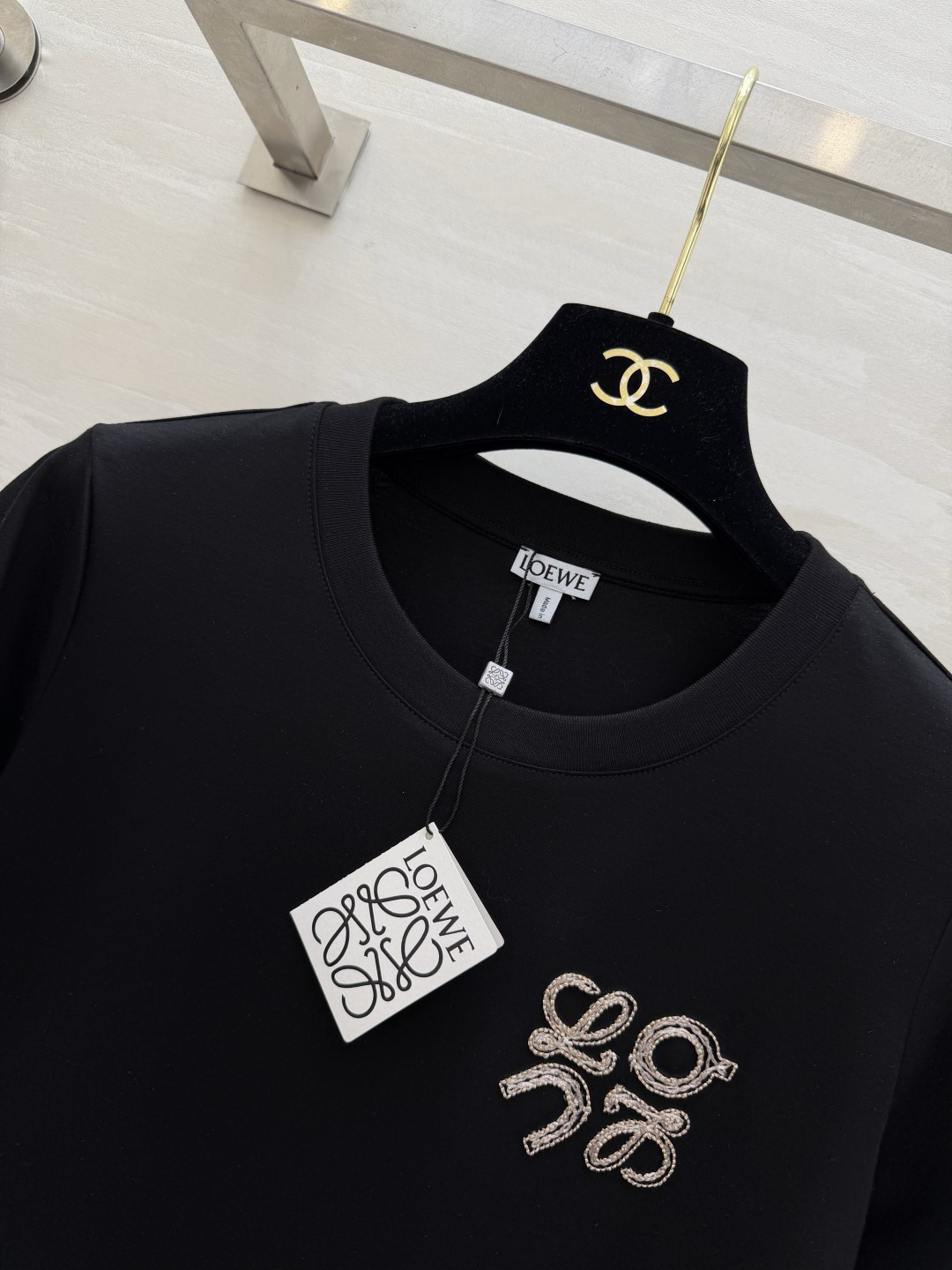 #Loew♡²⁶刺绣🪡短袖T恤 高品质定制 现货首发size：S/M/L（s码肩宽：37，胸围：88，衣