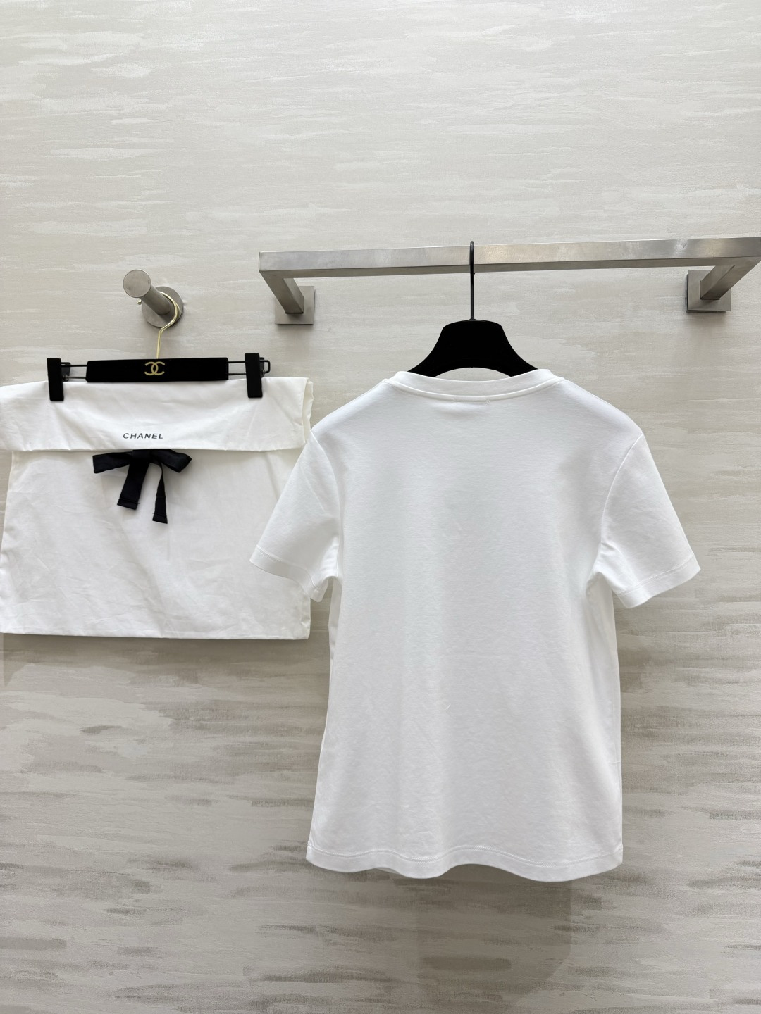 #Chane♡²⁶春夏新款 双C雪花绒刺绣🪡T恤 糯叽叽雪花绒 立体双C 高支棉亲肤舒适 高品质定制 现