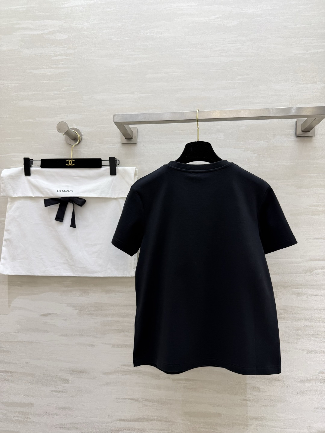 #Chane♡²⁶春夏新款 双C雪花绒刺绣🪡T恤 糯叽叽雪花绒 立体双C 高支棉亲肤舒适 高品质定制 现