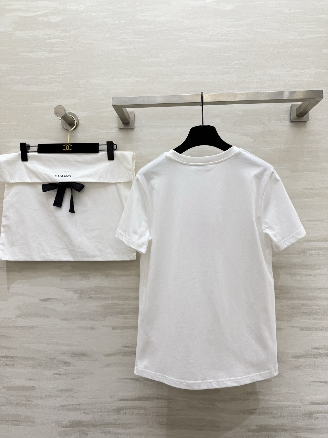 #Chane♡²⁶春夏限定T恤 重工艺字母logo柔绒立体绣爱心印花 甜酷感直接拉满 软fufu的高支棉