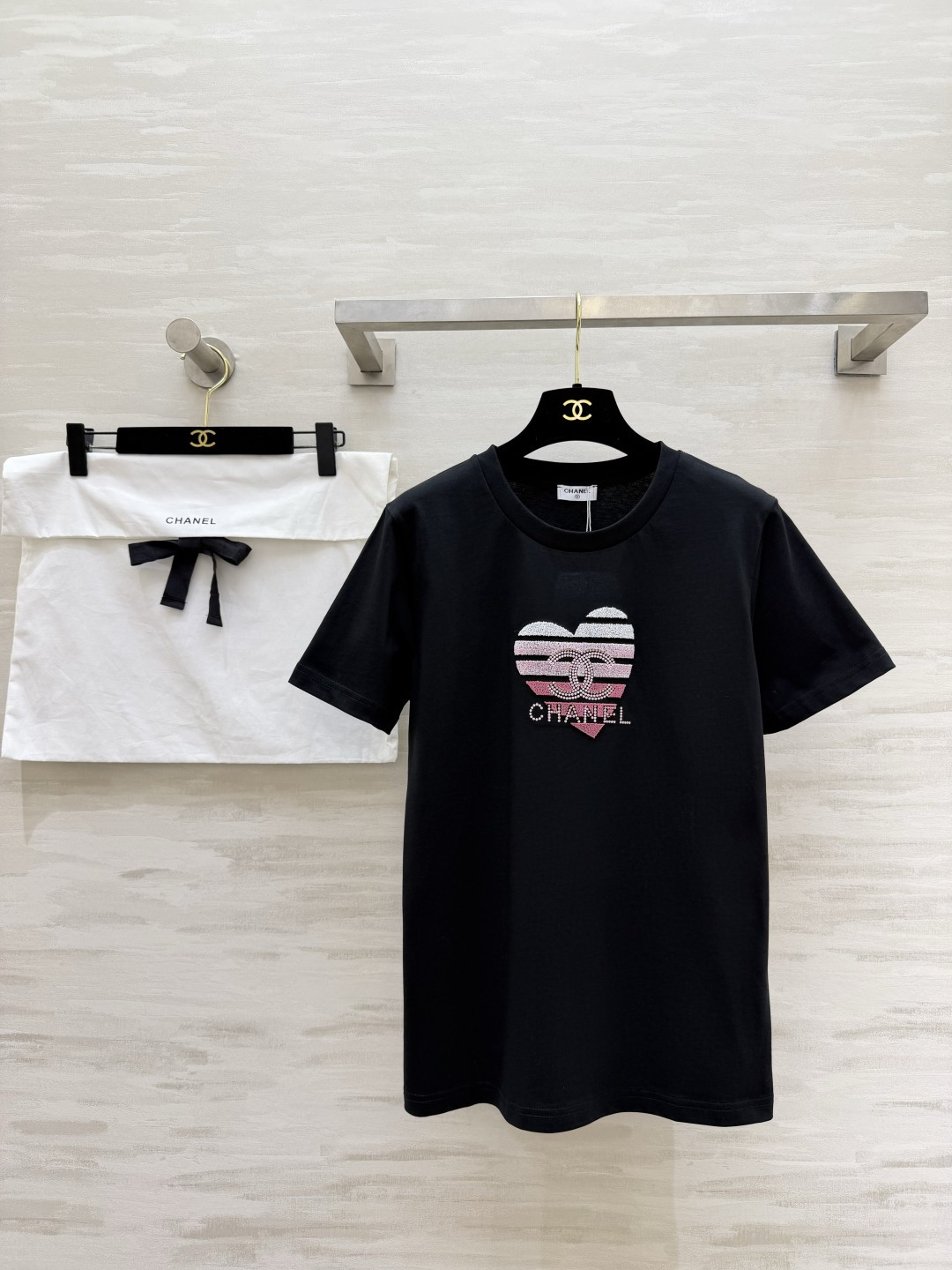 #Chane♡²⁶春夏限定 重工艺字母logo柔绒立体绣爱心印花 甜酷感直接拉满 软fufu的高支棉透气