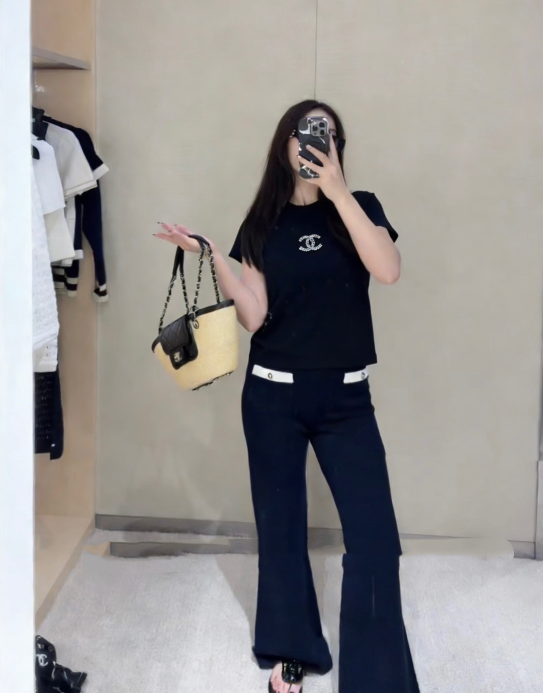 #Chane♡²⁶把优雅穿成日常✨ 施华洛世奇钻双C标 极简版型自带松弛感 软乎乎的高支棉透气又亲肤 配