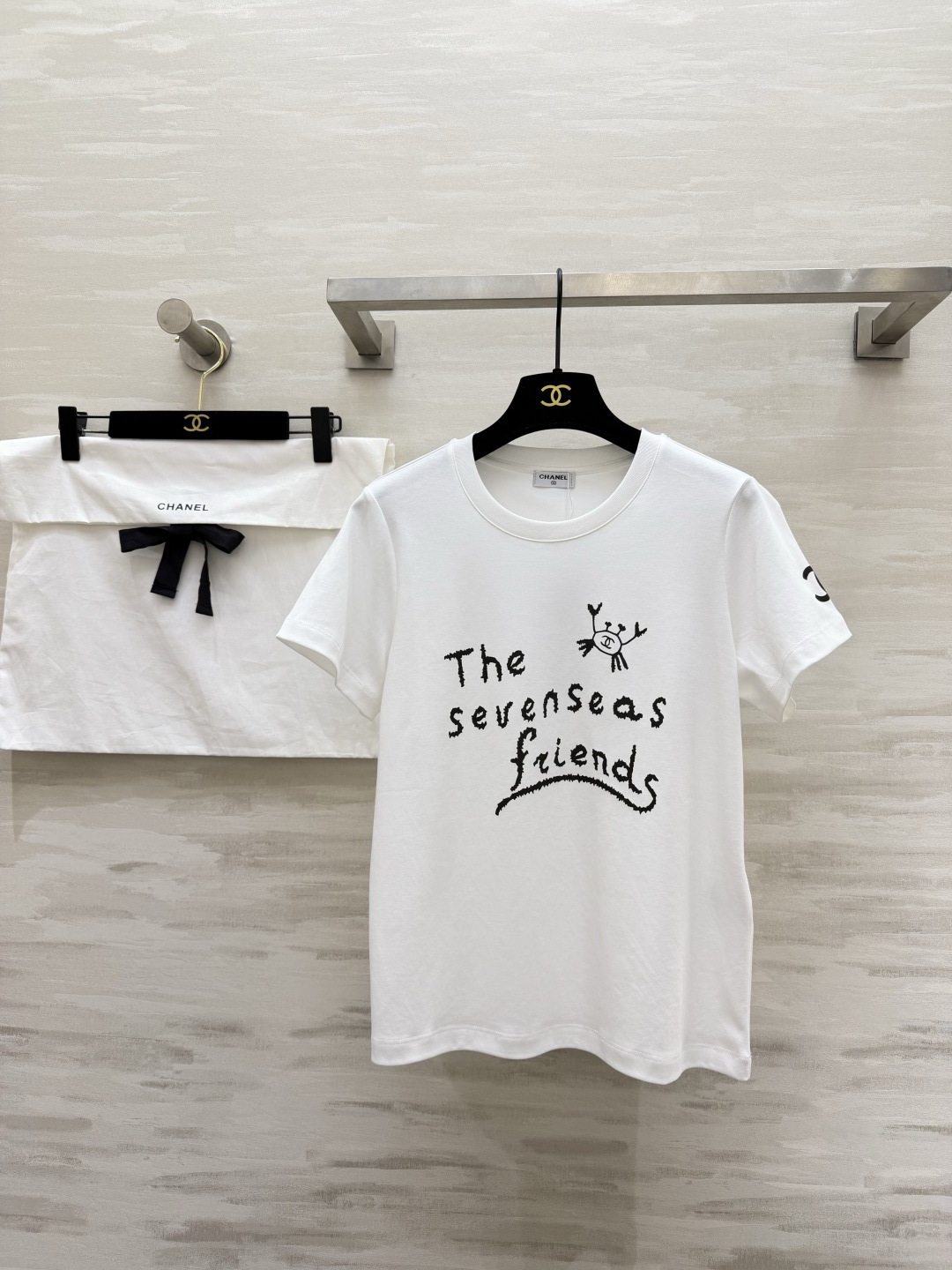 ✨Chane♡²⁶春夏新款 字母T恤｜把艺术感穿在身上✨「The sevenseas friends」字