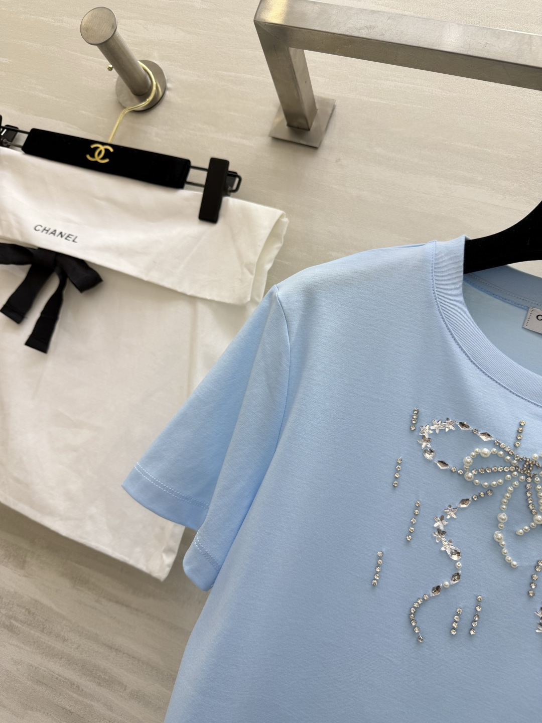 #Chane♡²⁶春夏新款 重工蝴蝶结钉珠短袖T恤 高品质定制 现货首发size：36/38/40（36