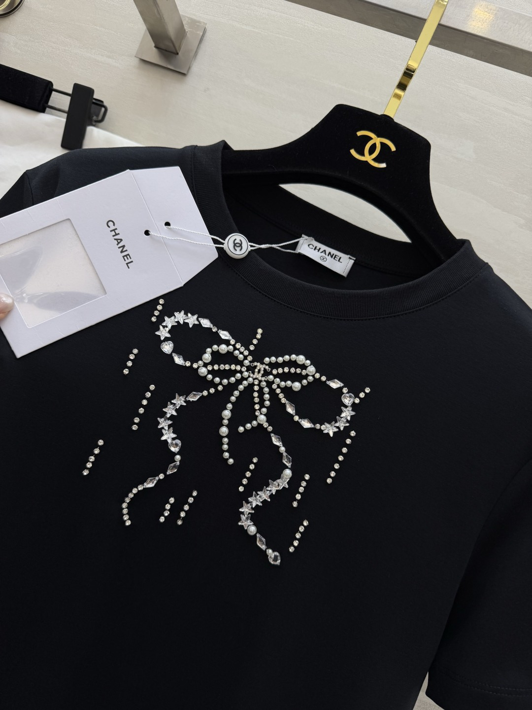 #Chane♡²⁶春夏新款 重工蝴蝶结钉珠短袖T恤 高品质定制 现货首发size：36/38/40（36