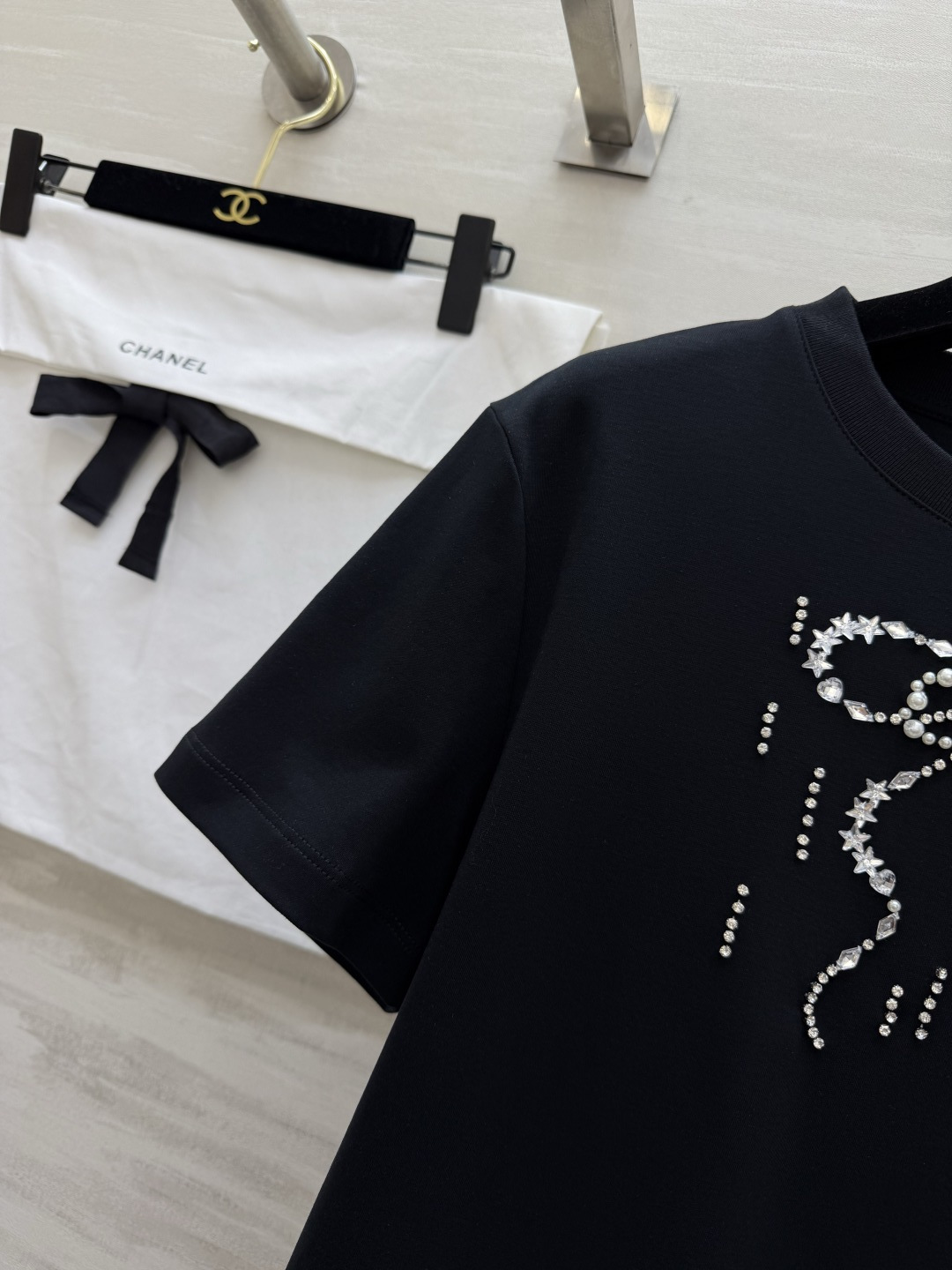 #Chane♡²⁶春夏新款 重工蝴蝶结钉珠短袖T恤 高品质定制 现货首发size：36/38/40（36