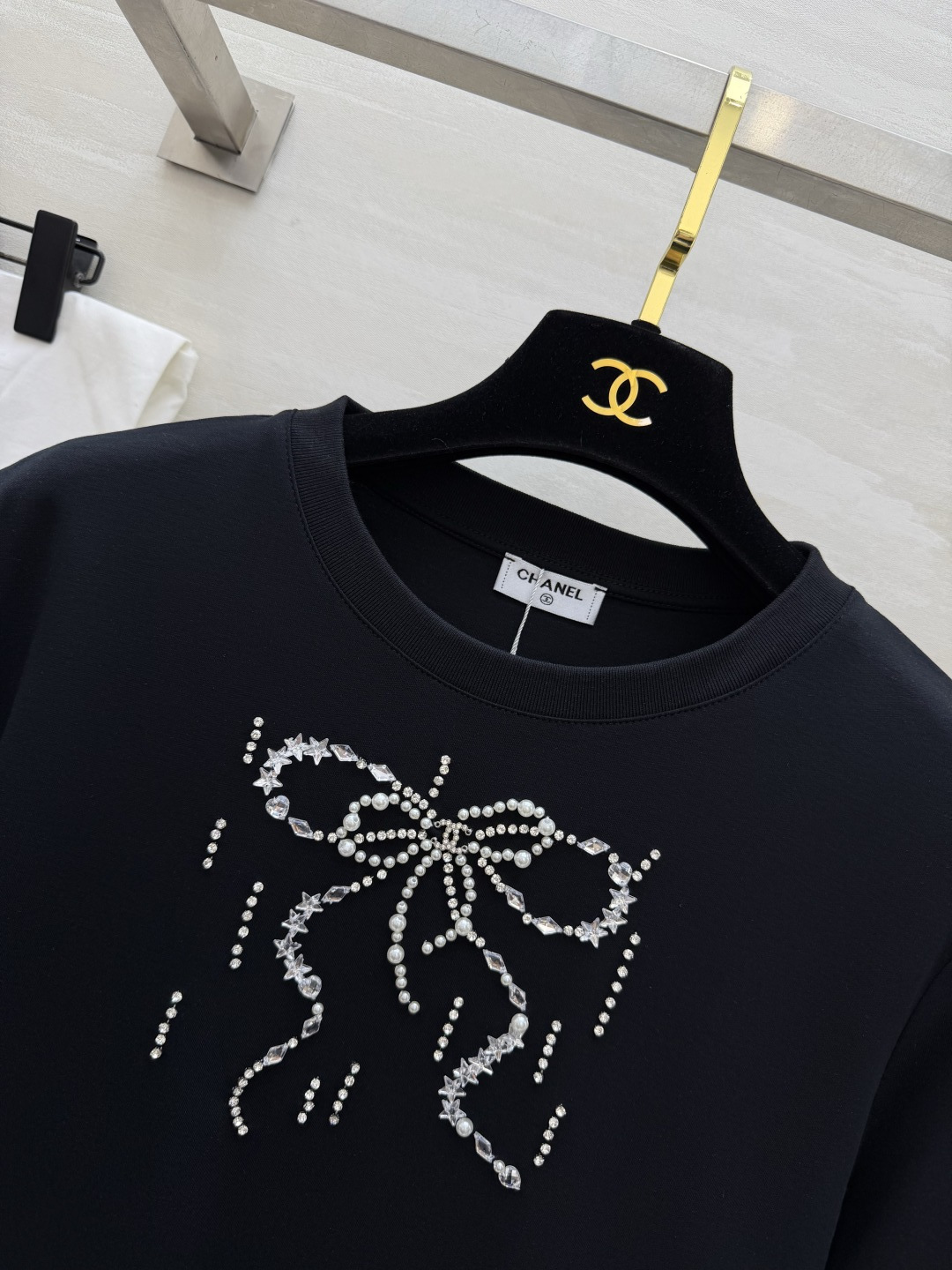 #Chane♡²⁶春夏新款 重工蝴蝶结钉珠短袖T恤 高品质定制 现货首发size：36/38/40（36