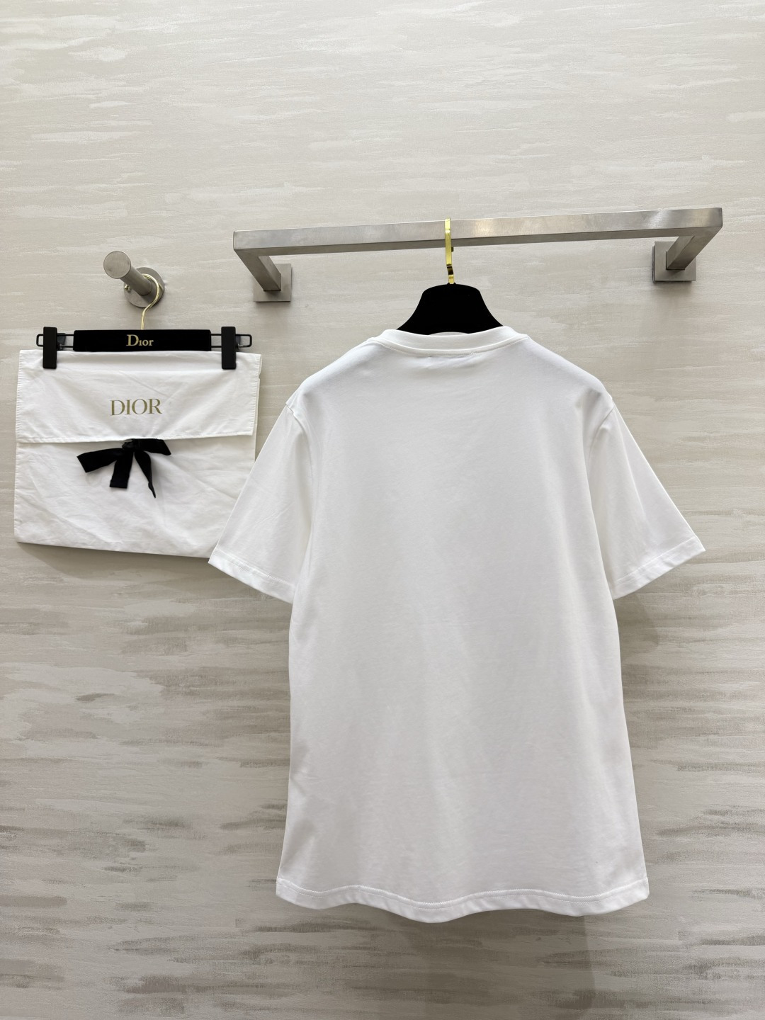 #Dio♡²⁶春夏新款 飞马刺绣钉珠T恤 选用高品质棉料柔软透气 夏天穿超舒服！正面飞马图案 纯手工刺绣