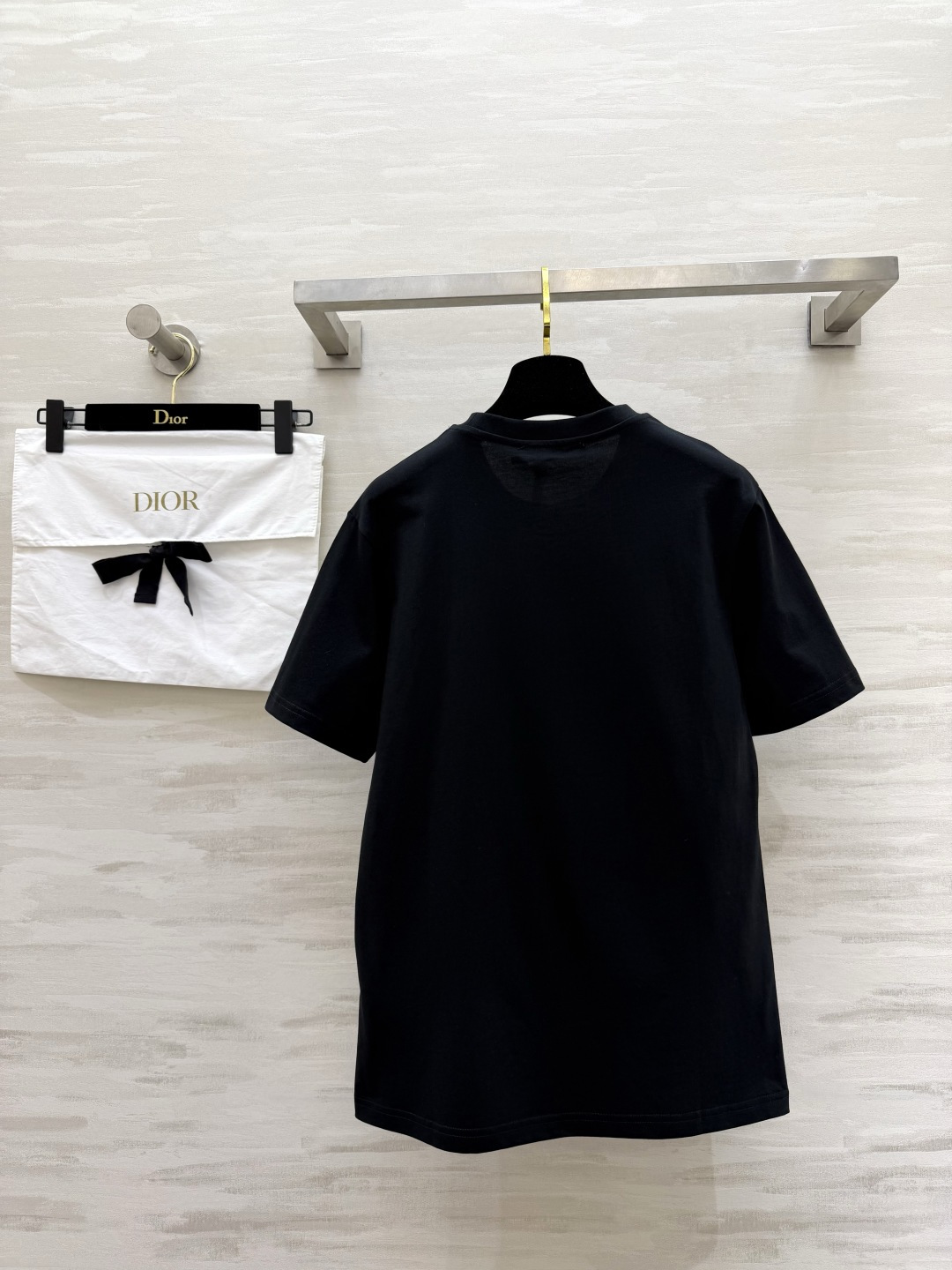 #Dio♡²⁶春夏新款 飞马刺绣钉珠T恤 选用高品质棉料柔软透气 夏天穿超舒服！正面飞马图案 纯手工刺绣