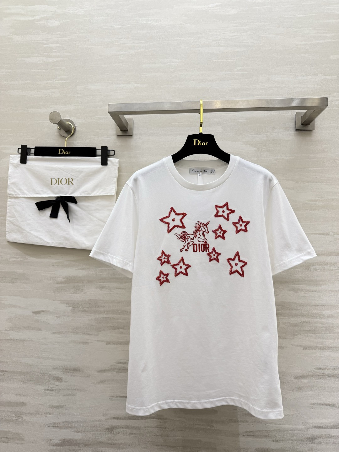 #DIO♡²⁶春夏新款 独角兽🦄️刺绣🪡重工星星💫珠片钉珠短袖T恤 高品质定制 现货首发size：S/M