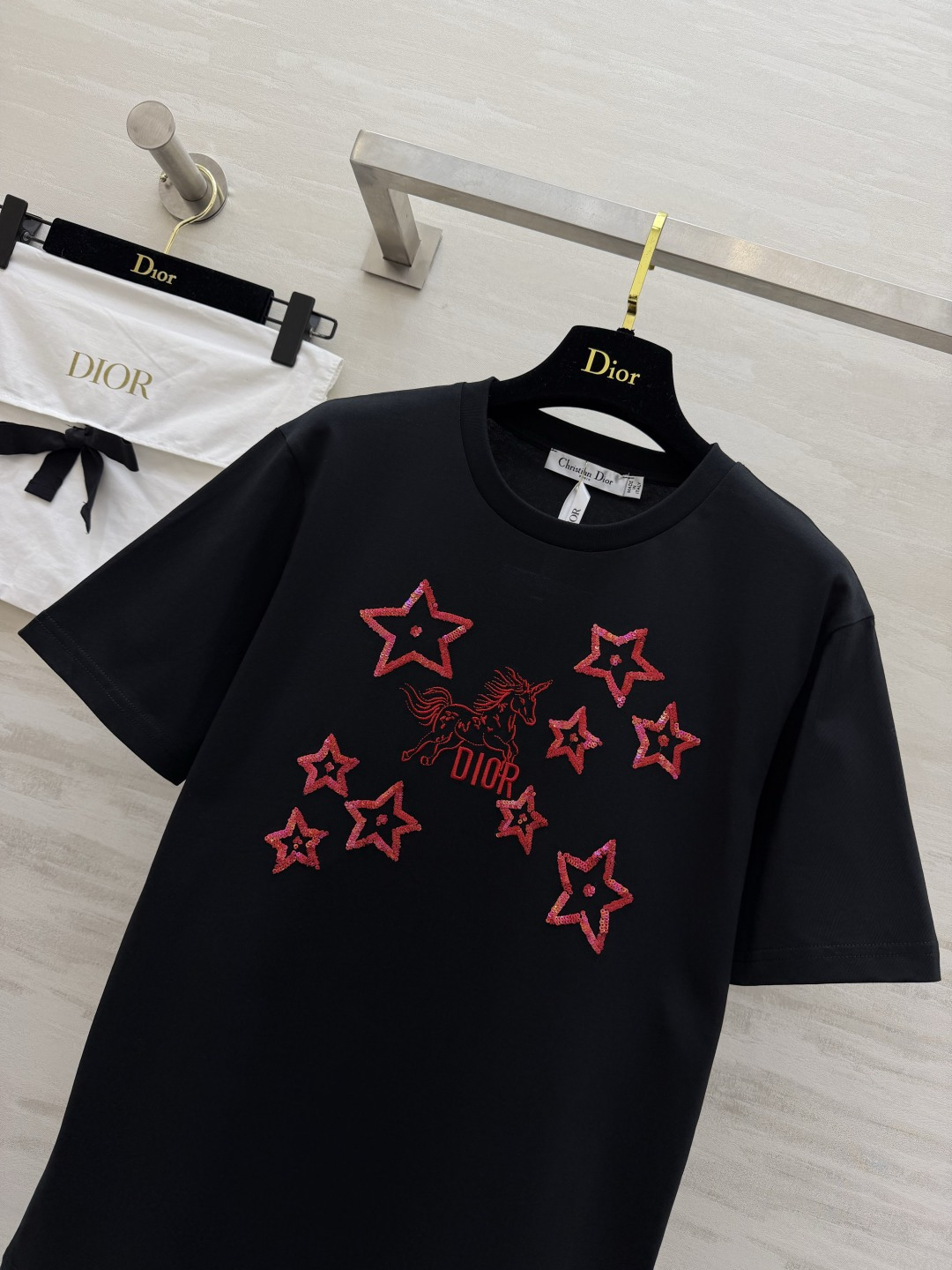 #DIO♡²⁶春夏新款 独角兽🦄️刺绣🪡重工星星💫珠片钉珠短袖T恤 高品质定制 现货首发size：S/M