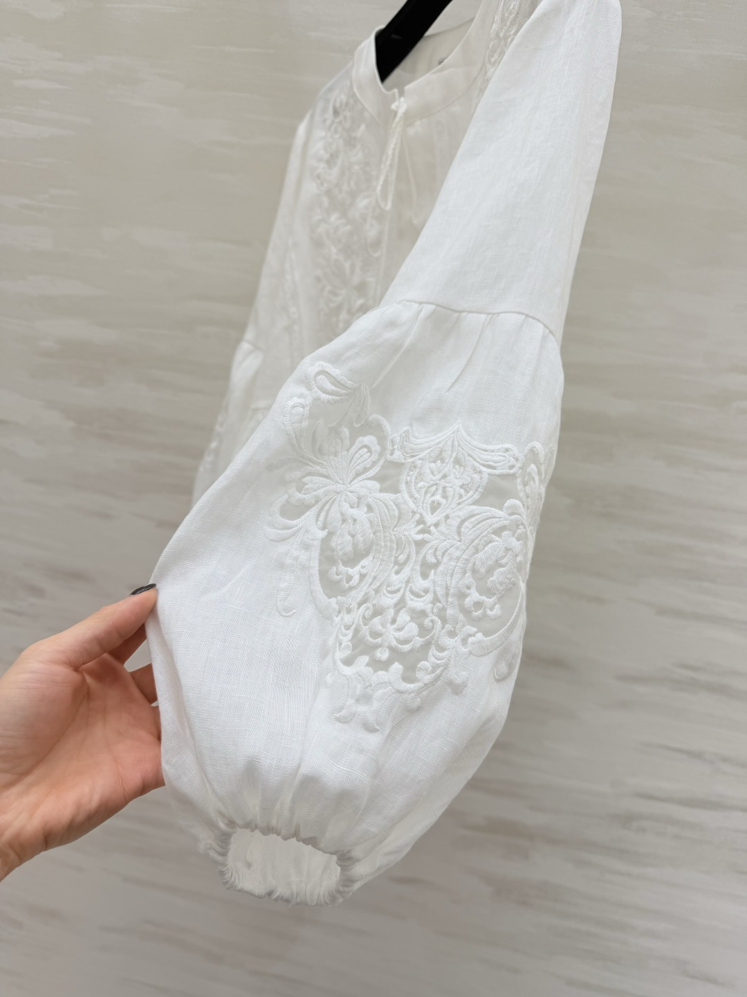 #ERMANNO SCERVIN♡²⁶春夏度假系列 法式衬衣 春夏还是偏爱这种亚麻衬衫 麻料的质感无法拒