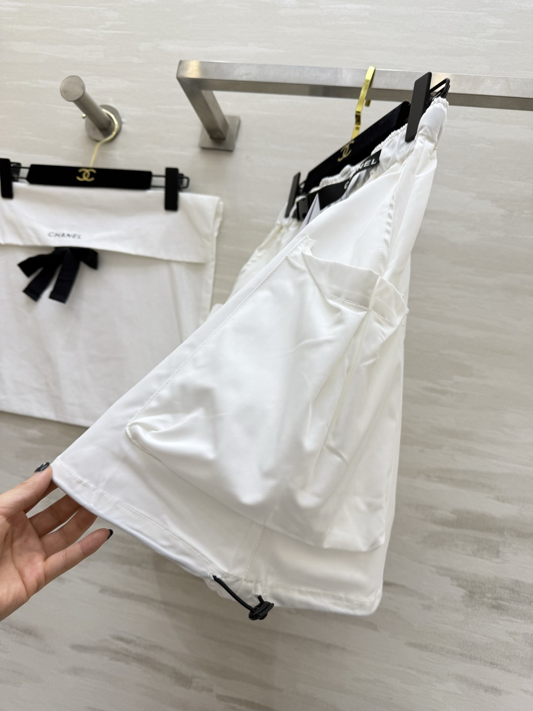 #Chane♡中古系列 双口袋小半裙 裙身下摆可抽绳设计 弹力收腰显瘦 高品质 现货首发size：36/