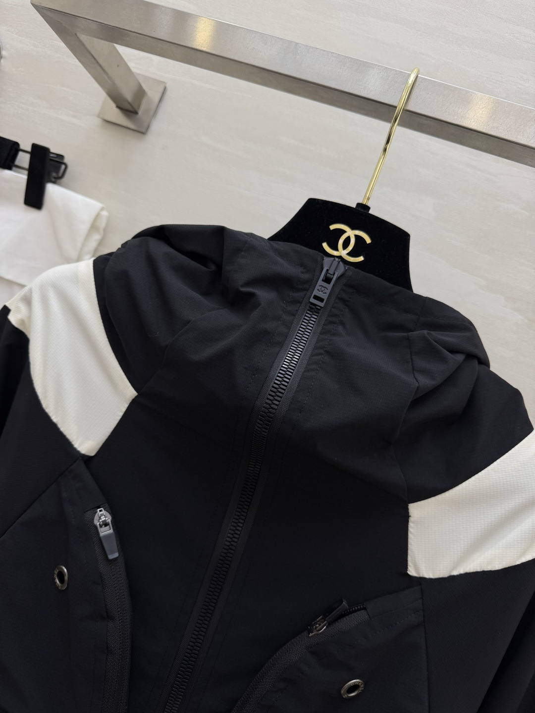 #Chane♡²⁶中古系列 连帽撞色冲锋衣外套 高品质定制 现货首发size：36/38/40（36码胸