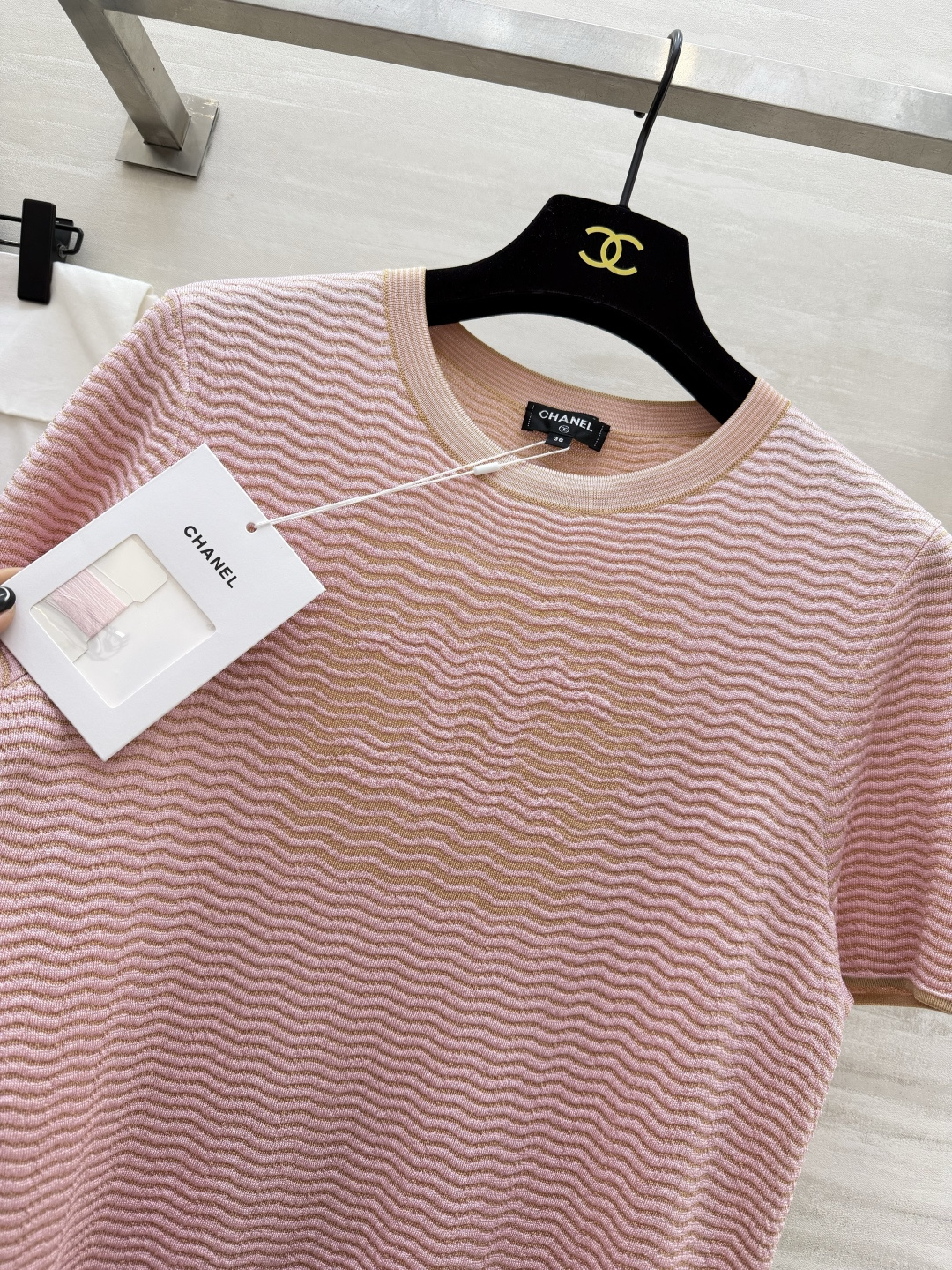 #Chane♡²⁶C 经典双C标识细条纹针织短袖 原版开发定制 高品质 现货首发size：36/38/4